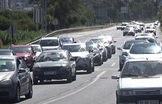 Tatilciler dönmeye başladı!