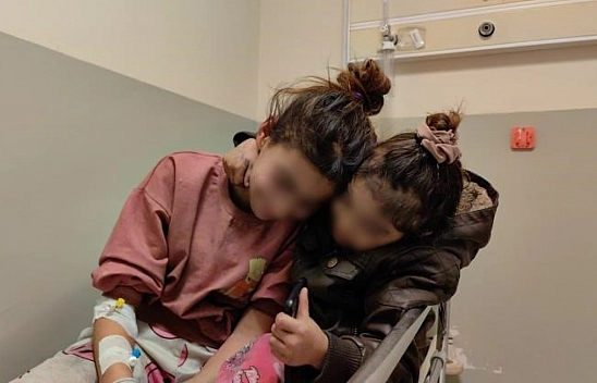 Ablasını bıçakladı!