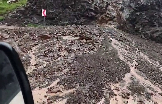 Adıyaman-Malatya yolu çöktü