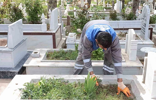 O ilde bayram öncesi mezarlıklar boyanacak