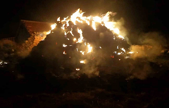 Önce Maraş, şimdi Çorum! Saman balyaları alev alev yandı