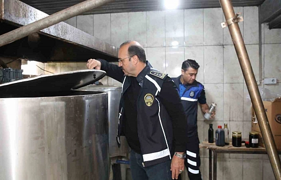 Alanya'da merdiven altı kuru meyve ve pekmez imalathanesi mühürlendi