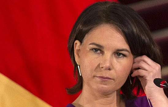 Alman bakan yuhalandı