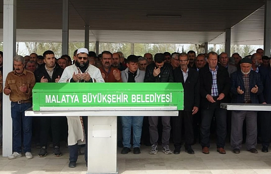 Annesi tarafından öldürülen öğretmen Malatya'da defnedildi