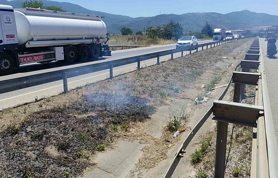 Araçtan atılan sigara izmariti yangın çıkardı
