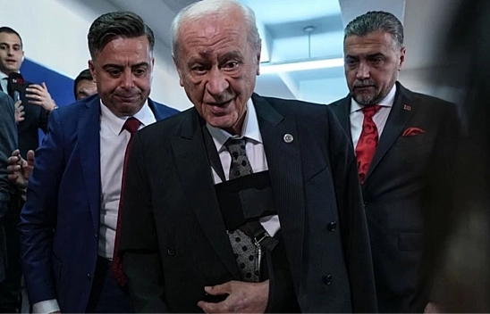 Bahçeli'nin yüzündeki morlukların nedeni belli oldu