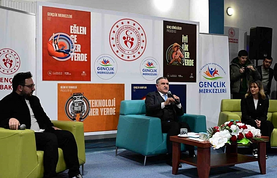 Malatyalı Milli Sporcu Hatice Akbaş ve Bakan Bak Gençlerle Bir Araya Geldi!