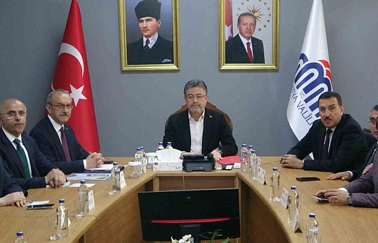 Bakan Yumaklı, Malatya'daki zirai don hasarını yerinde inceledi!