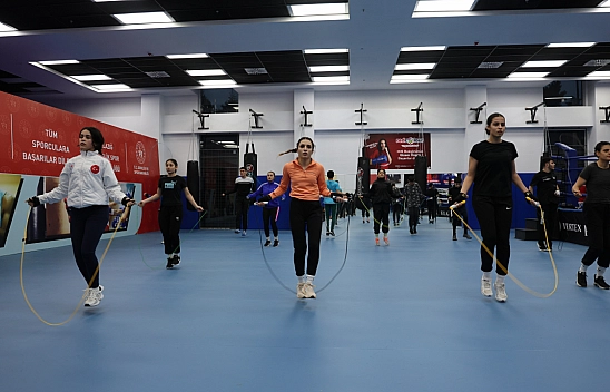 Başarıdan başarıya koşuyor..!