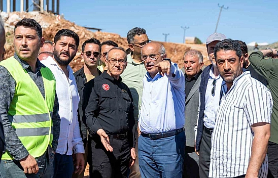 Başkan Er, Doğanşehir'de deprem konutlarını inceledi