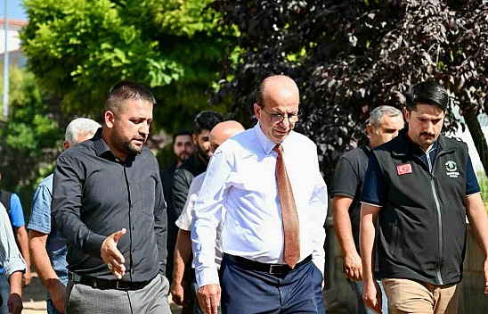 Malatya'da tozlu yollar tarih oldu! 1500 ton sıcak asfalt döküldü
