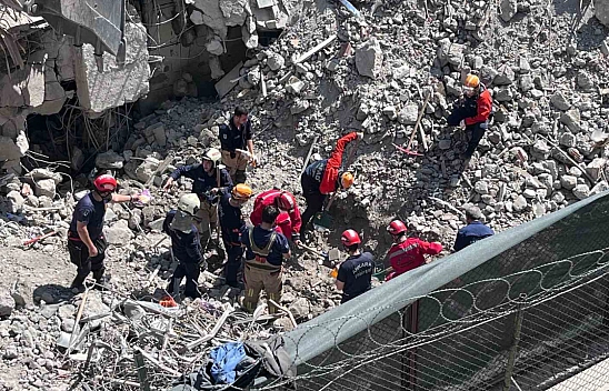 Ankara'da yıkım esnasında, göçük altında kalan işçi hayatını kaybetti