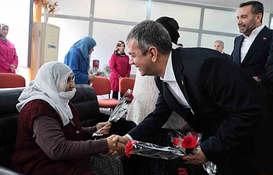 Elazığlılar, huzurevi sakinleri unutmadı!..
