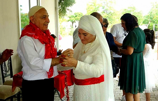 Gönülleriyle severek evlendiler!