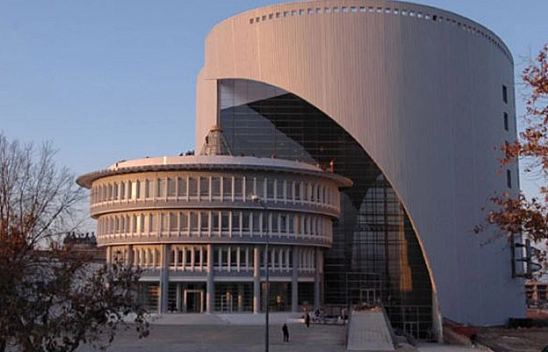 Büyükşehir Er'e teslim