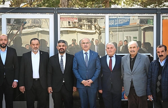 CHP'den istifa etmişti, yeni rozetini Sami Er taktı!