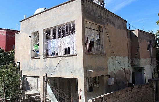 Malatya Depremi, Siirtli Ailenin Evini Vurdu!