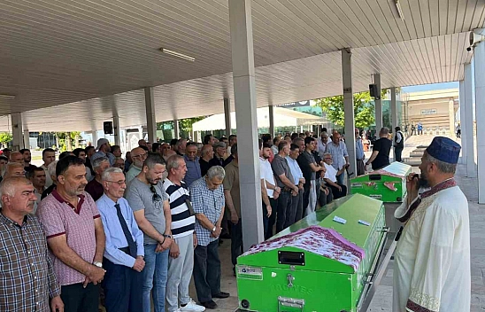 Cinnet kurbanı anne ve kızı defnedildi