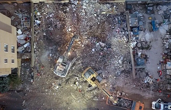 Çöken binada acı bilanço: Can kaybı yükseldi