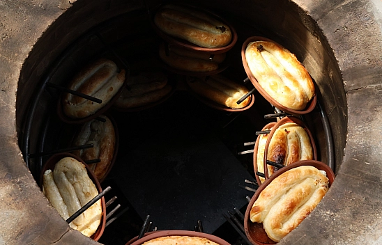 Çömleklerde pişirilen börek talep görüyor