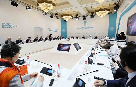 Erdoğan, Dubai'de şirket temsilcileriyle birlikte