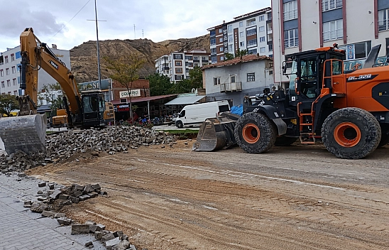 D-300 kara yoluna sıcak asfalt çalışması başladı