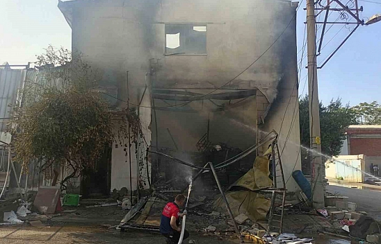 Denizli'de Ambalaj Fabrikası Alevlere Teslim Oldu.