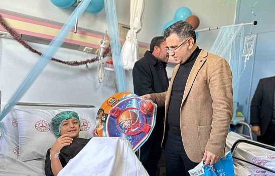 Deprem bölgesinde sünnet şöleni