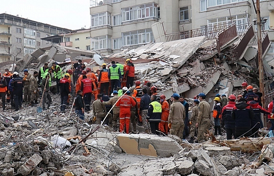 Malatya'da yıkılan binada 3 kişinin yaşamını yitirmişti: Belediye görevlileri suçlu bulundu