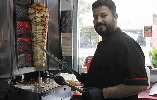 Esnaf yeniden hayata tutundu