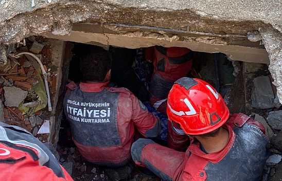 Depremde yaşadıklarını anlattı