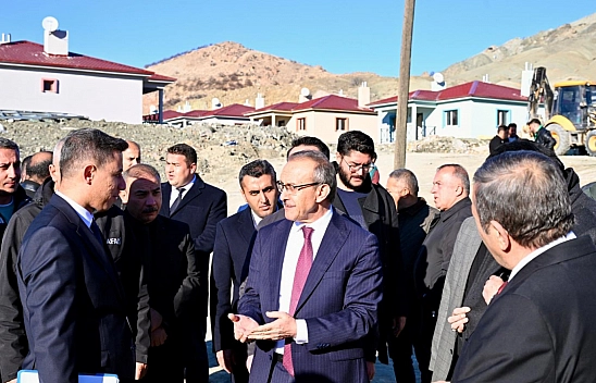 Depremin izleri Malatya'da kurumlararası iş birliğiyle siliniyor