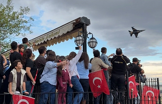 Diyarbakır'da nefesler tutuldu! Herkes gökyüzüne kilitlendi