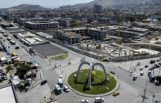 Donat'tan çarpıcı tespit! Malatya'da binalar yükseliyor, nüfus eriyor