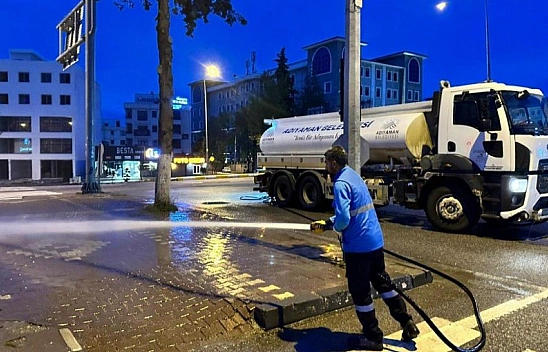 Ekipler gece boyunca sahadaydı