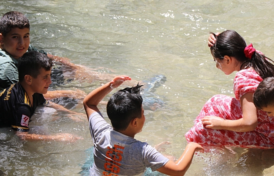 Erzincan Girlevik Şelalesi: Yerli ve Yabancı Turistlerin Gözdesi Haline Geldi.