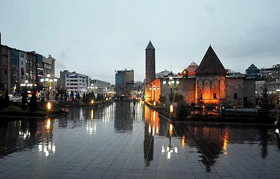 Erzurum'da sağanak ve dolu etkili oldu