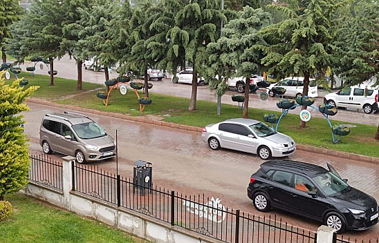 Meteoroloji Uyarmıştı... Etkili olmaya başladı! Malatya bugün de göle dönecek mi!?