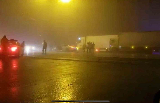 Otomobil tıra arkadan çarptı,1 ölü, 1 yaralı