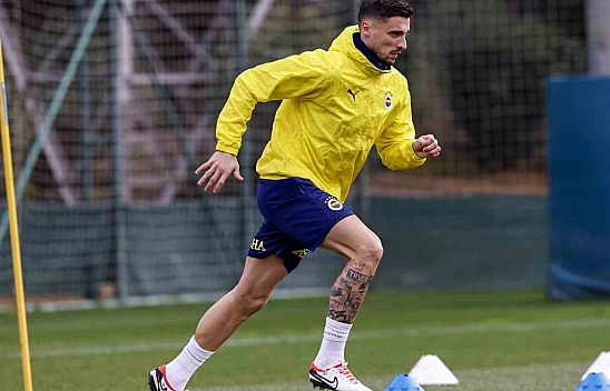 Fenerbahçe'de Krunic, takımla ilk antrenmanına çıktı