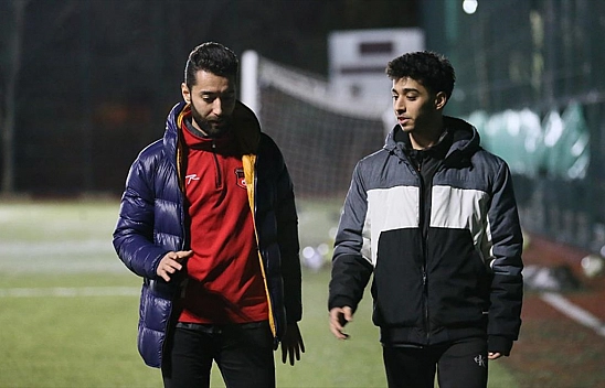Acılarını futbolla dindiriyorlar
