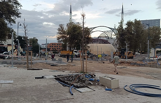Fuzuli Caddesi'nde çalışmalar bitmedi