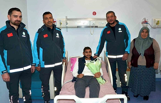 Malatya'da Boğulma Tehlikesi Geçiren Genç, Yaşama Tutundu!