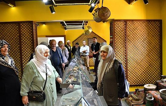 Geçmişe yolculuk: Malatya'da yaşlılara nostaljik ziyaret