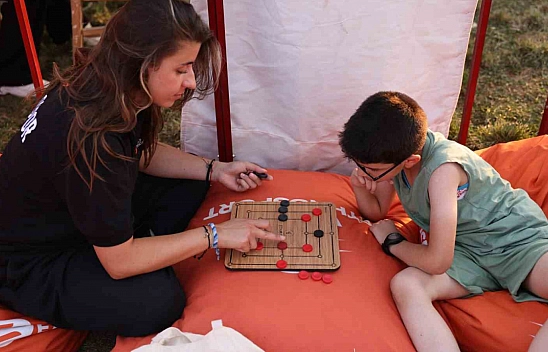 Çocuklar geleneksel oyunlarla, Mukaddes Emanetler Malatyalılarla buluştu: Kültür Yolu Festivali'nden renkli kareler