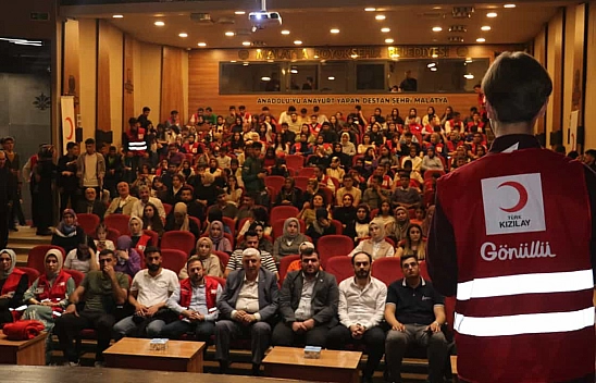 Genç Kızılay Malatya'da Gençlerle Buluştu