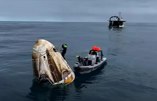 Gezeravcı Dünya'ya döndü