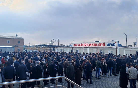 Malatya'da Başvurular Yeniden Başladı: Depremzedeler Kuyruğa Girdi!