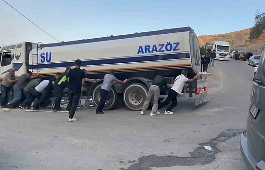 Malatya'da hatalı park, dönüşü engelledi