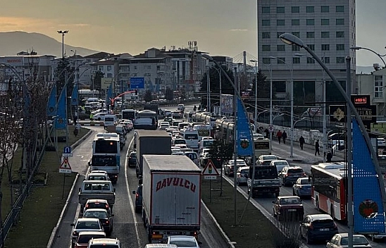 Her depremde aynı trafik, aynı kuyruk